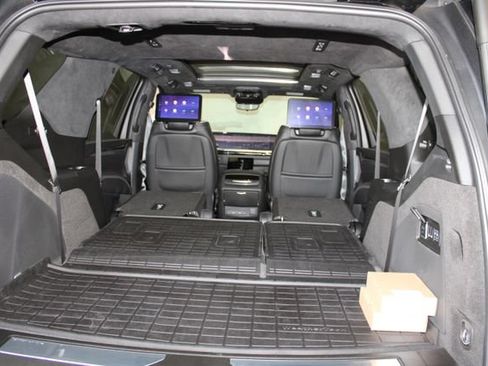 Used 2026 Cadillac Escalade Platinum Sport w/ LPO, ONYX Package AWD/4WD image 42