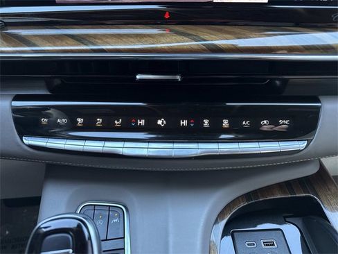 Certified 2024 Cadillac Escalade Premium Luxury Platinum w/ LPO, Floor Liner Package image 27