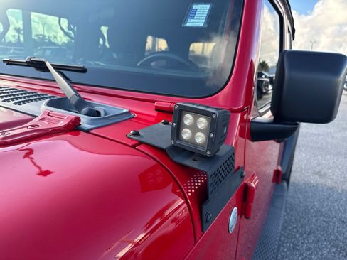 Used 2018 Jeep Wrangler Unlimited Sport S AWD/4WD image 15
