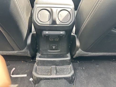 Used 2022 Jeep Wrangler Unlimited Sahara AWD/4WD image 20