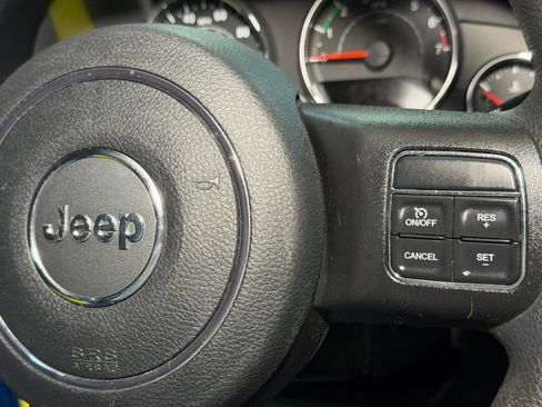 Used 2018 Jeep Wrangler Sport AWD/4WD image 23