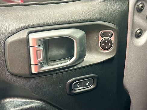 Used 2019 Jeep Wrangler Unlimited Sport S AWD/4WD image 18