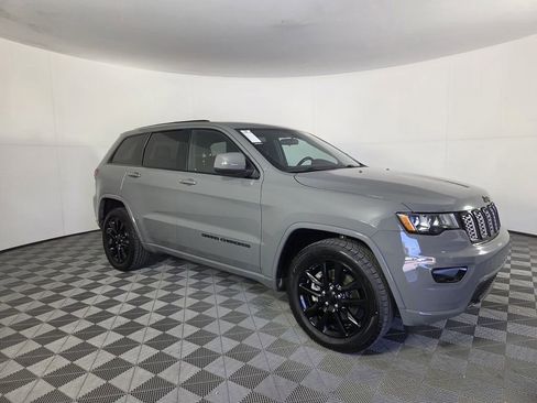 Certified 2021 Jeep Grand Cherokee Laredo X image 5