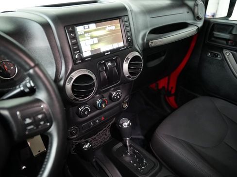 Used 2016 Jeep Wrangler Sport image 18