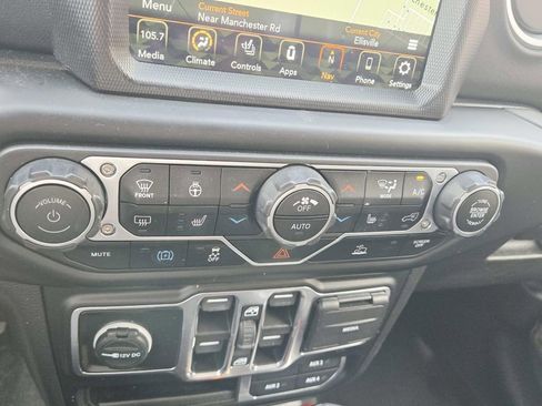 Used 2023 Jeep Wrangler Unlimited Sahara w/ Cold Weather Group image 34