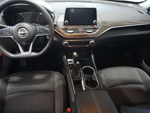 Used 2023 Nissan Altima 2.5 SV image 18