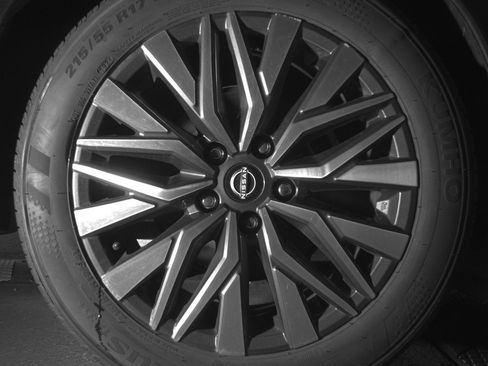 Used 2025 Nissan Altima 2.5 SV image 15