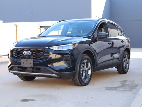 Used 2025 Ford Escape ST-Line AWD/4WD image 2