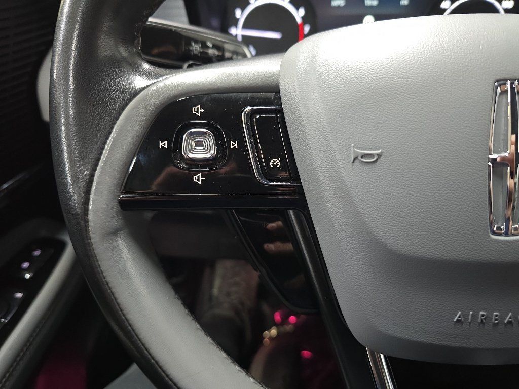 Used 2021 Lincoln Corsair AWD w/ Premium Package image 20