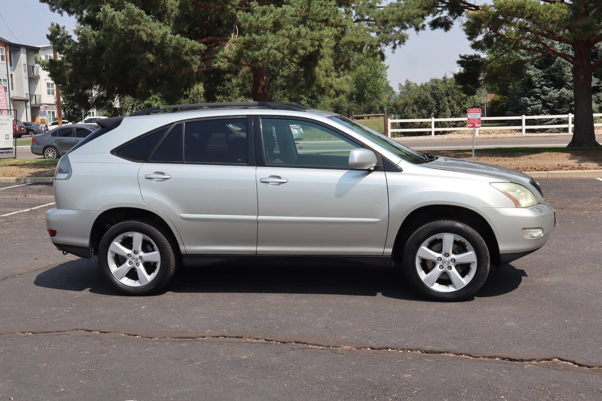 Used 2004 Lexus RX 330 AWD w/ Premium Plus Pkg image 3