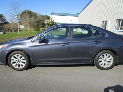 Used 2016 Subaru Legacy 2.5i Premium AWD/4WD image 2
