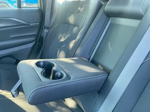 Certified 2024 Jeep Grand Cherokee Laredo X RWD image 16