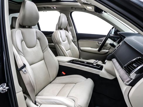 Used 2022 Volvo XC90 T8 Inscription w/ Advanced Package image 7