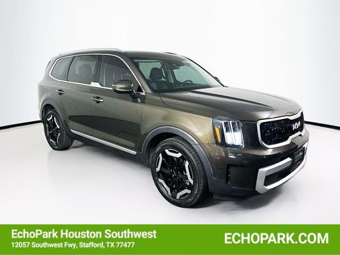 Used 2023 Kia Telluride EX w/ EX Captain's Chair Package FWD image 1