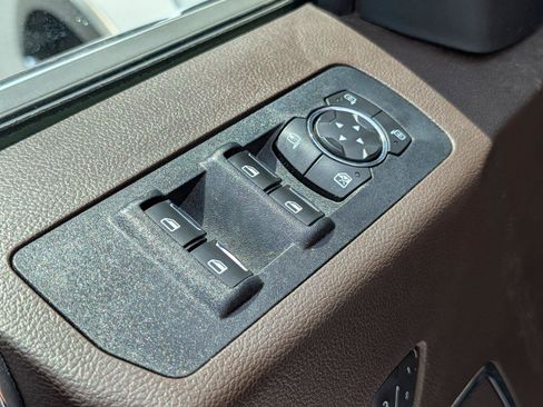 Used 2019 Ford F150 King Ranch w/ Equipment Group 601A Luxury AWD/4WD image 16