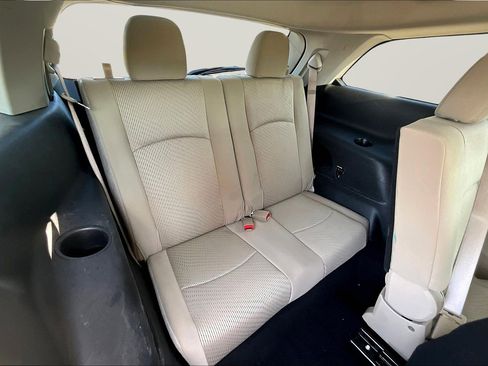 Used 2017 Dodge Journey SE w/ Flexible Seating Group image 18