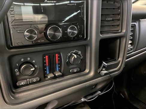 Used 2005 Chevrolet Silverado 1500 LS w/ Light Duty Power Package AWD/4WD image 14