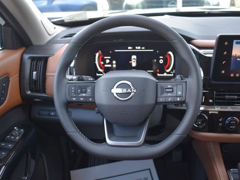New 2026 Nissan Pathfinder Platinum FWD image 36