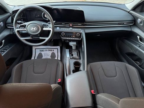 Used 2024 Hyundai Elantra SEL FWD image 15