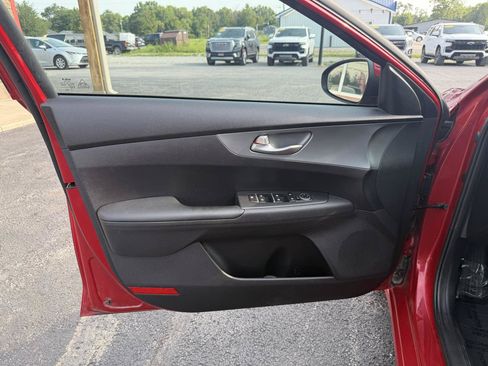 Used 2021 Kia Forte LXS FWD image 11