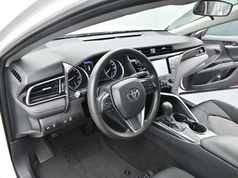 Used 2020 Toyota Camry LE FWD image 12