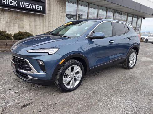 Used 2024 Buick Encore GX Preferred w/ Comfort Package image 2