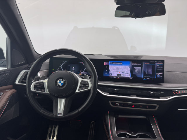 Used 2023 BMW X7 xDrive40i w/ M Sport Package AWD/4WD image 3