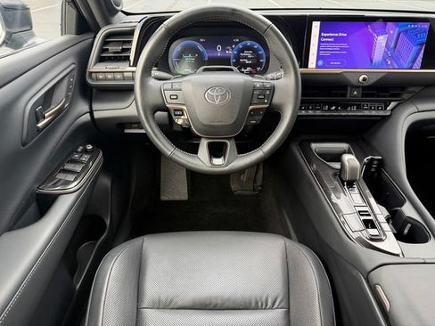 Certified 2025 Toyota Crown Signia w/ Advanced Technology Package AWD/4WD image 27