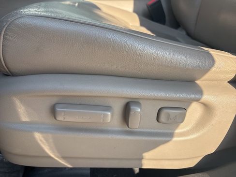 Used 2016 Honda Pilot Touring image 15