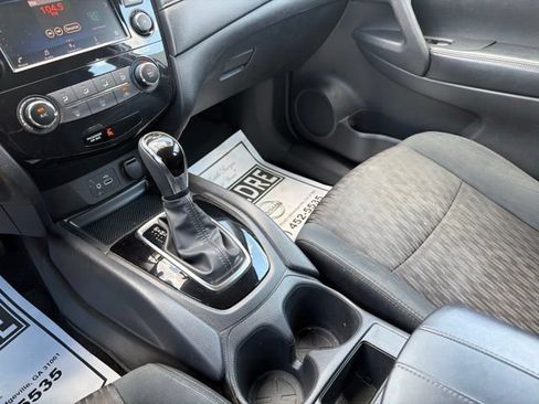 Used 2018 Nissan Rogue S FWD image 23