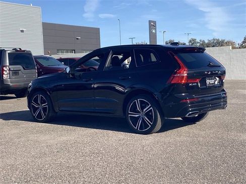 Used 2021 Volvo XC60 T8 R-Design w/ Advanced Package image 9
