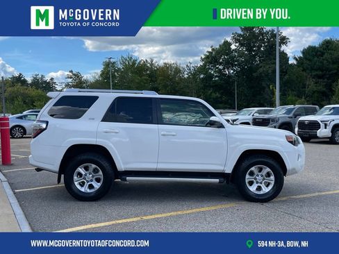 Used 2014 Toyota 4Runner SR5 AWD/4WD image 6
