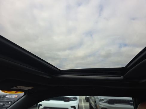 Used 2018 Dodge Challenger SRT Hellcat image 29