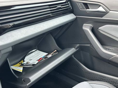 New 2025 Volkswagen Jetta SE image 33