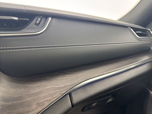 Used 2023 Jeep Grand Cherokee Overland w/ Adv Protech Group III image 18