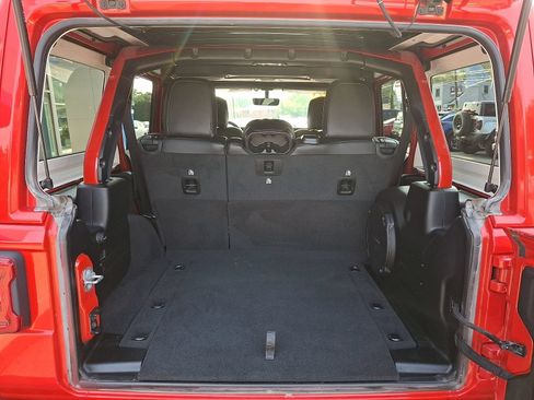 Used 2021 Jeep Wrangler Unlimited Sahara AWD/4WD image 29