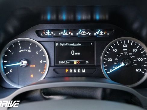 Used 2021 Ford Expedition XLT image 22