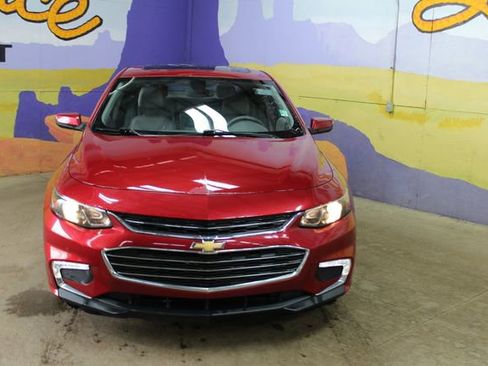 Used 2016 Chevrolet Malibu LT w/ True North Edition FWD image 3