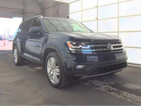 Used 2019 Volkswagen Atlas SE w/ Towing Package FWD image 4