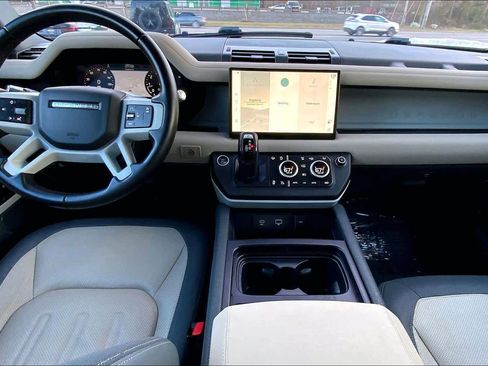 Used 2022 Land Rover Defender 90 X-Dynamic S image 13