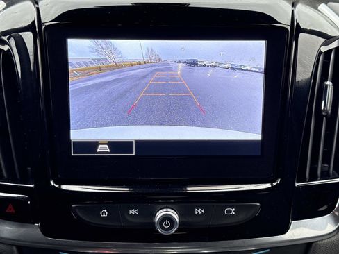 Used 2023 Chevrolet Traverse LT image 4
