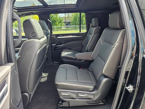 New 2026 Cadillac Escalade ESV Sport AWD/4WD image 17