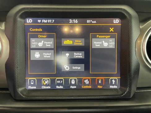 Used 2019 Jeep Wrangler Unlimited Sahara w/ Uconnect 4C Nav & Sound Group AWD/4WD image 15