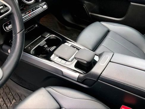 Used 2020 Mercedes-Benz GLB 250 4MATIC image 16