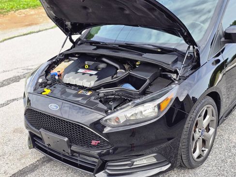 Used 2018 Ford Focus ST FWD image 12