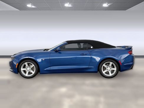 Used 2022 Chevrolet Camaro LT RWD image 2