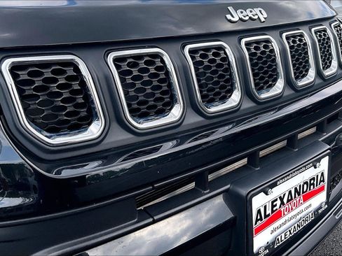 Used 2023 Jeep Compass Latitude AWD/4WD image 28