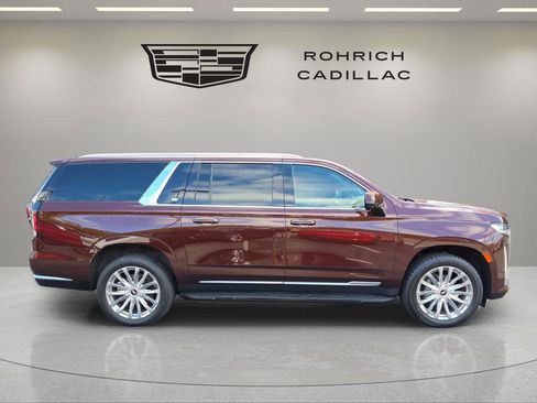 Certified 2022 Cadillac Escalade ESV Premium Luxury w/ LPO, Illumination Package image 4