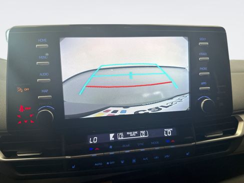 Used 2022 Toyota Sienna XLE w/ XLE Plus Package FWD image 16