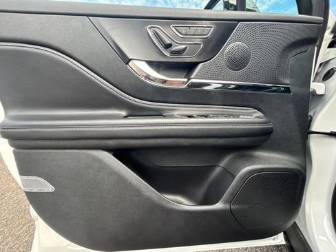 Certified 2026 Lincoln Corsair Premiere AWD/4WD image 13